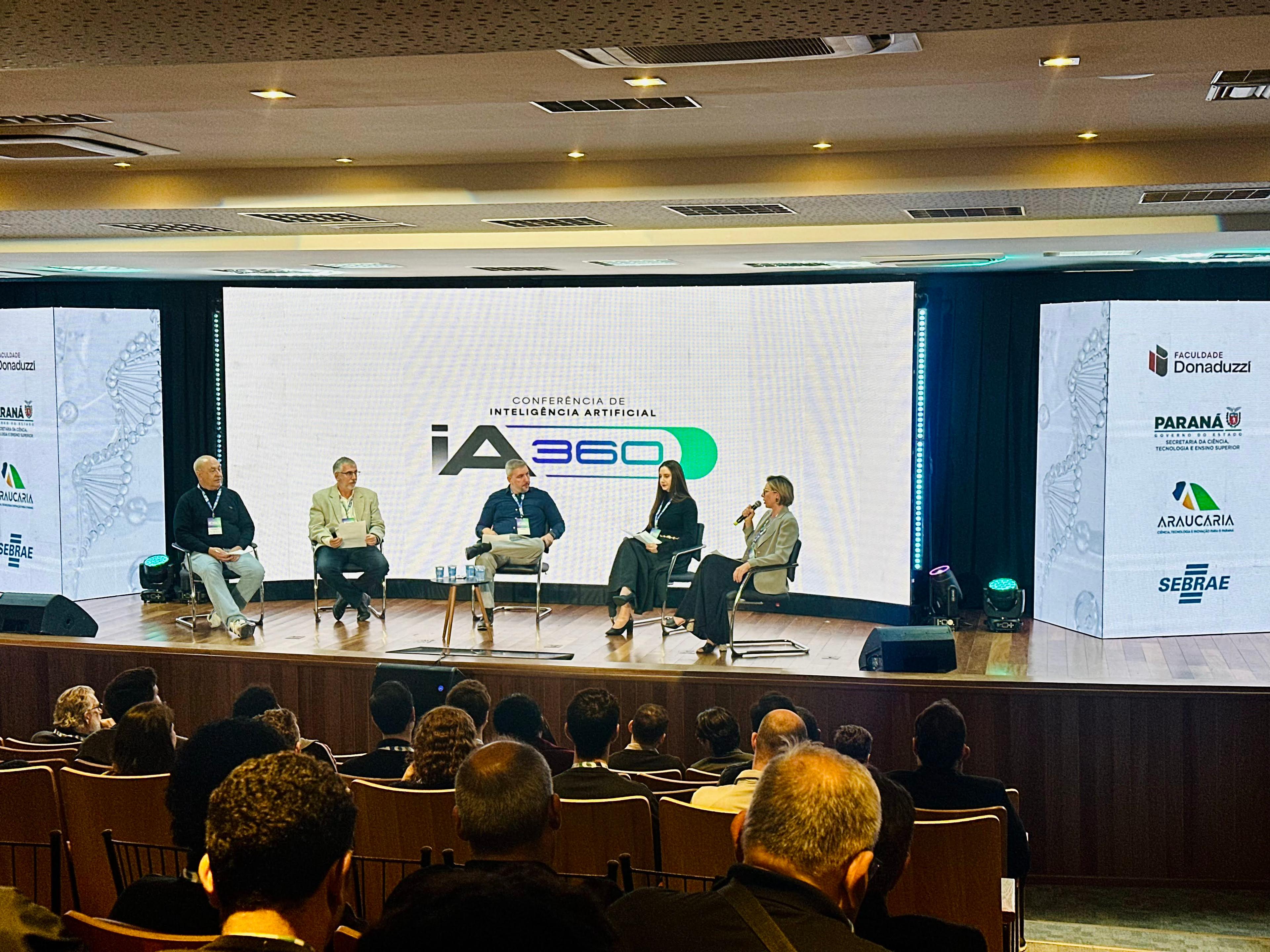 Mesa redonda com lideranças do ecossistema de IA